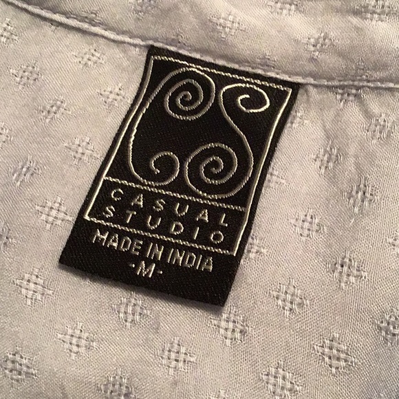 📌 3/$20 - Dip Dyed, Lace Back Button Down - Picture 7 of 9